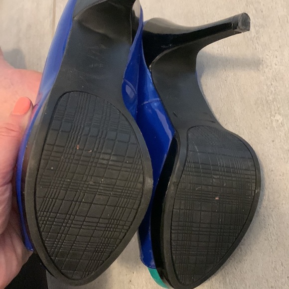 Beautiful Womens heals 7 - Picture 4 of 7